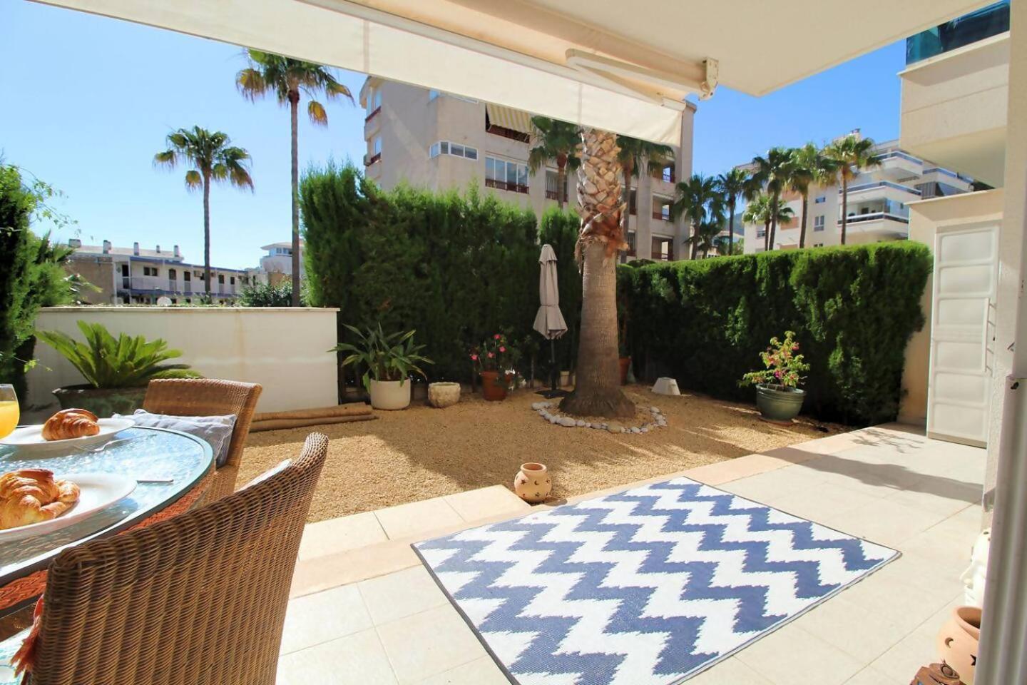 Playa Y Centro Albir Apartment *